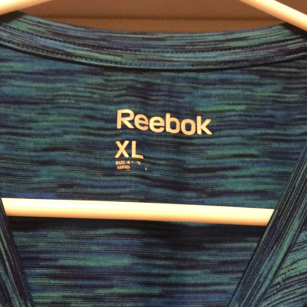 Women Reebok tshirt - Picture 4 of 5